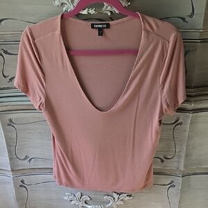 Express Women's Blush Short Sleeve V-Neck Tee